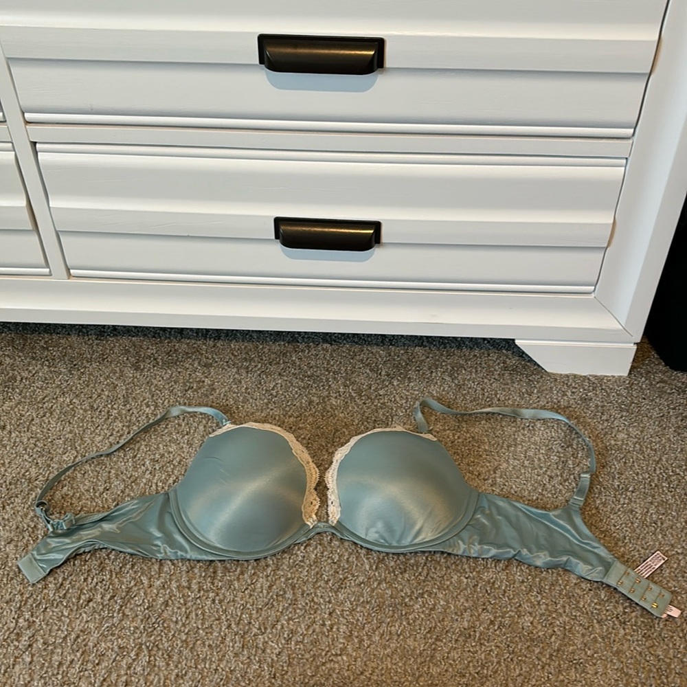 ‘Dream Angels’ Victoria secret Blue 34DD Bra
